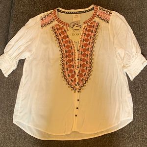 NEVER WORN WITH TAGS!!! Knox Rose women’s white/pink embroidered floral blouse!
